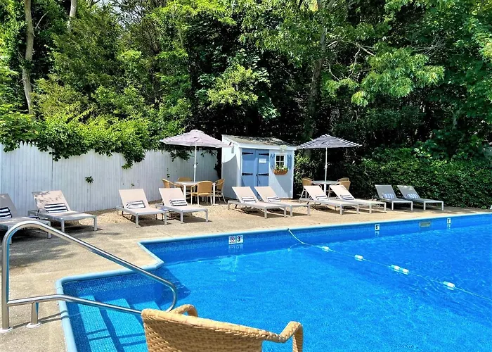 The Seagrove Suites & Guest Rooms