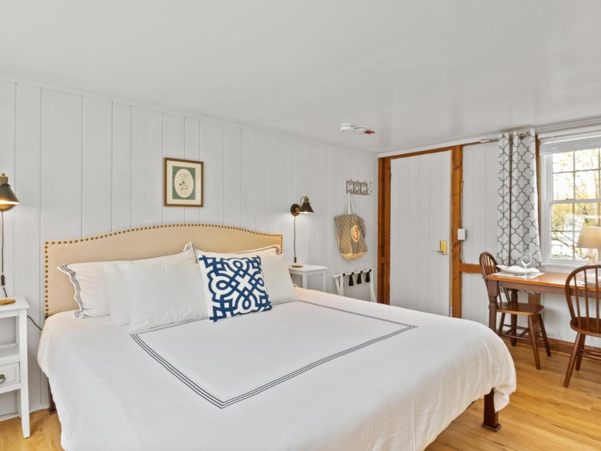 The Seagrove & Guest